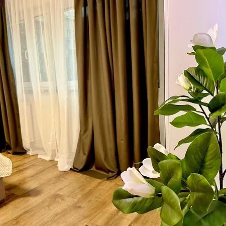 Deluxury Chmielna Апартаменты