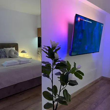 Deluxury Chmielna Апартаменты