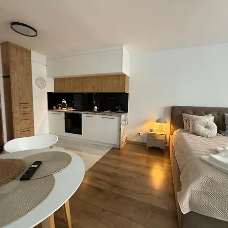 Deluxury Chmielna Апартаменты