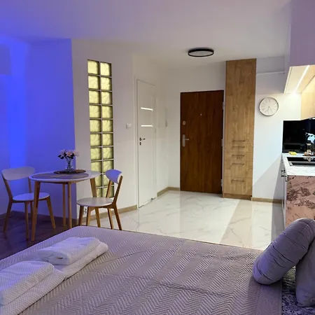 Deluxury Chmielna Варшава