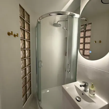 Deluxury Chmielna * Varsovie