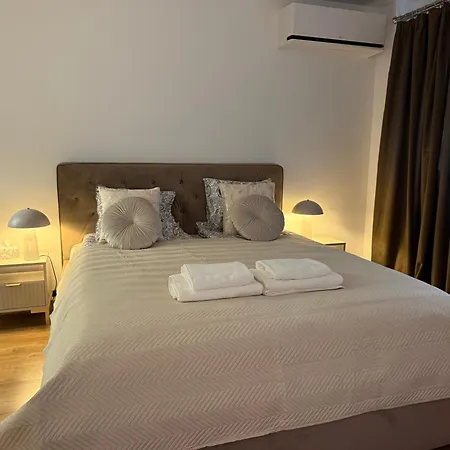 Deluxury Chmielna Варшава