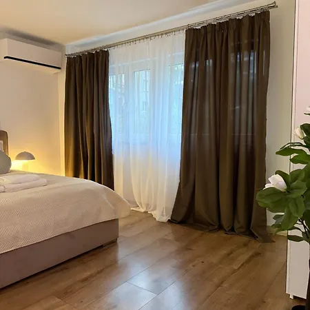 Deluxury Chmielna Apartment