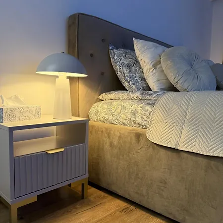 Apartment Deluxury Chmielna