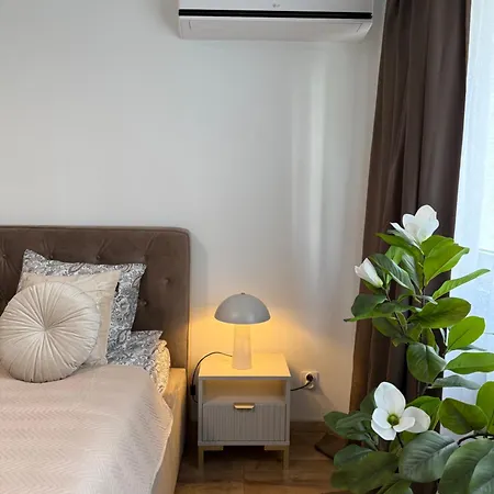 Deluxury Chmielna Warsaw